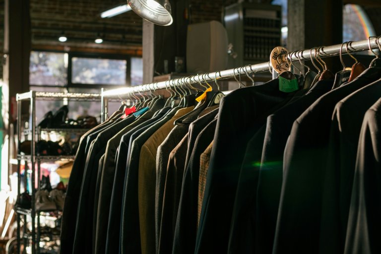 “Unstoppable: The Power of Windbreakers in Sportswear”